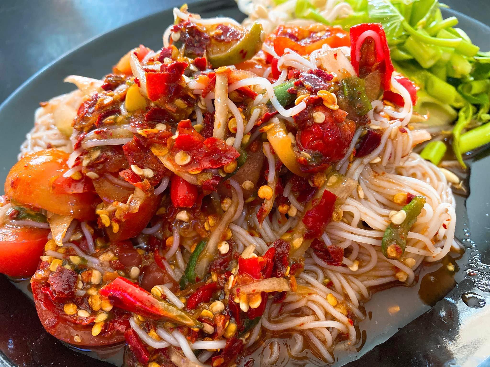 ตำขนมจีน